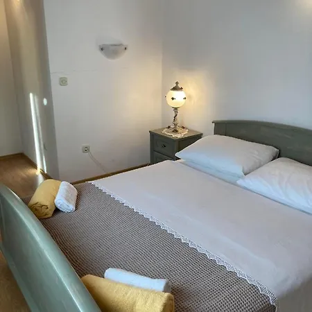 Apartment Jukica 2 - 4 Persons *